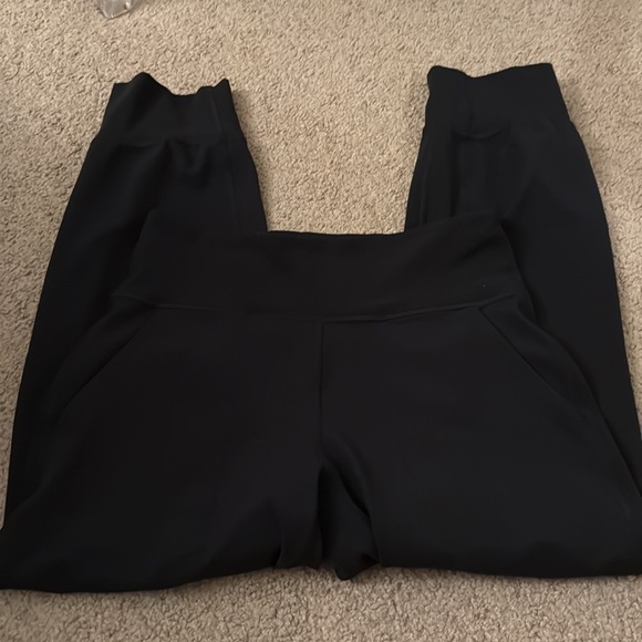 BOTH LIKE NEW!!  Lululemon High Rise Cropped Align Joggers - Picture 7 of 10